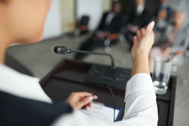 Become a Better performer in Handling Media Interviews